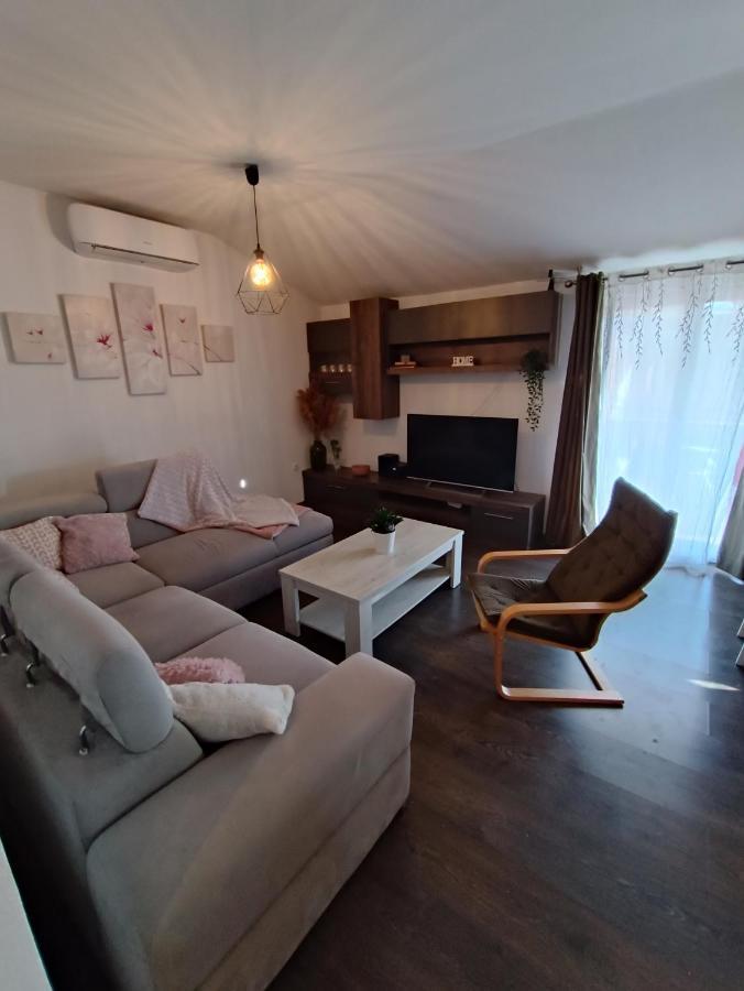 Apartmán Apartman Brigita Biograd Na Moru Exteriér fotografie